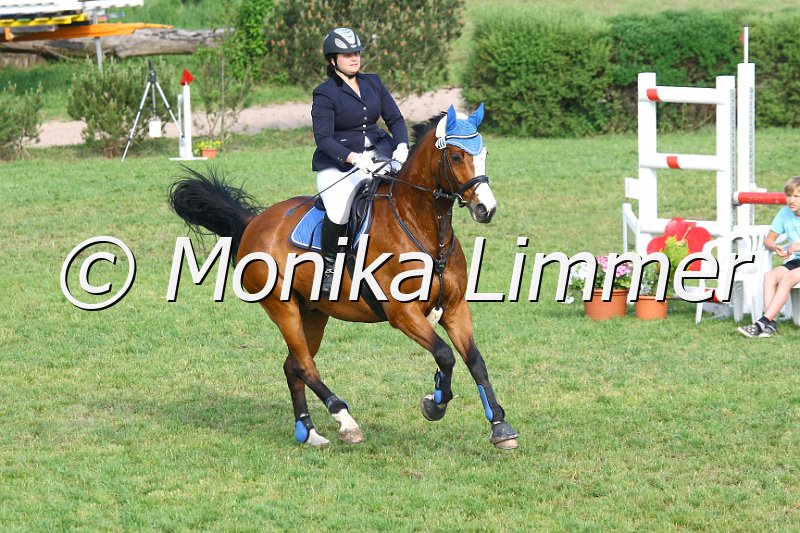 105M1596.JPG - Turnier Sonnefeld Frankenhof 2011Foto von Monika Limmerwww.foto-limmer.de