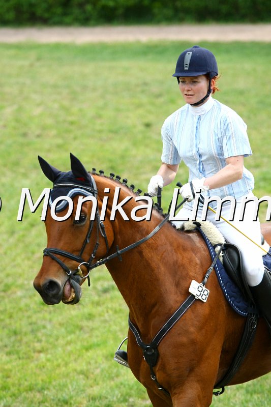 105M1015.JPG - Turnier Sonnfeld Frankenhof Mai 2011Foto von Monika Limmer, Kulmbachwww.foto-limmer.de